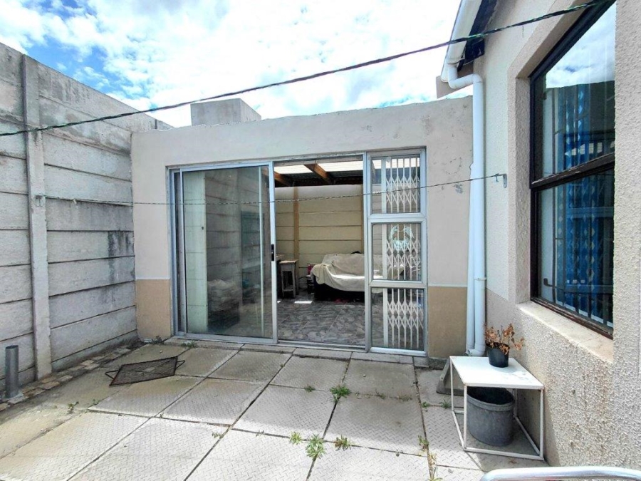 2 Bedroom Property for Sale in Victoria Park Western Cape